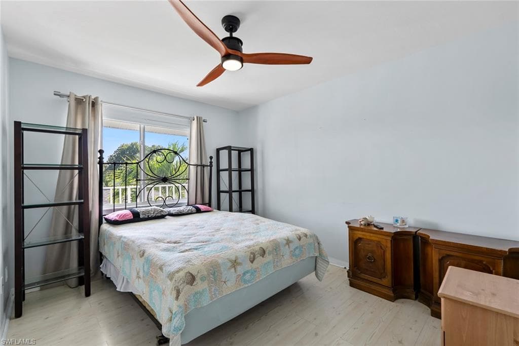 121 Gabriel CIR # 108, NAPLES FL 34104-22