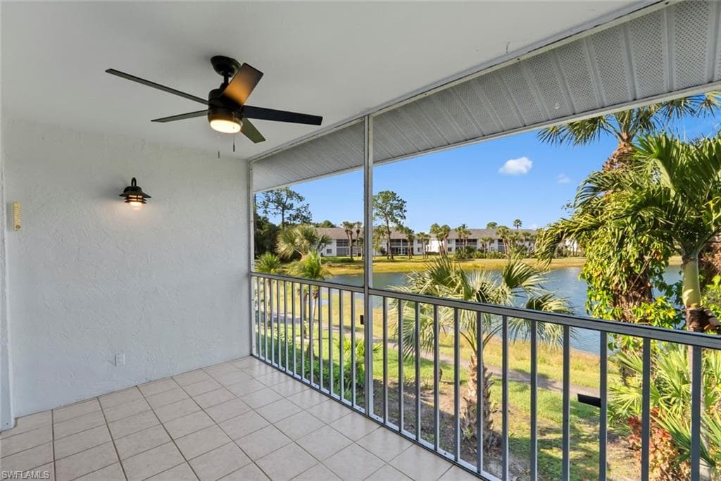 121 Gabriel CIR # 108, NAPLES FL 34104-26