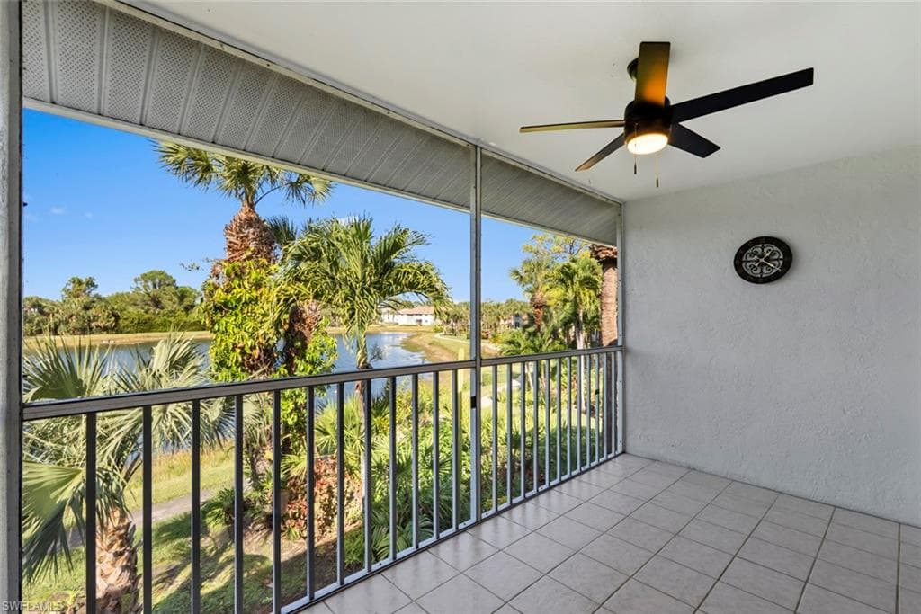 121 Gabriel CIR # 108, NAPLES FL 34104-1
