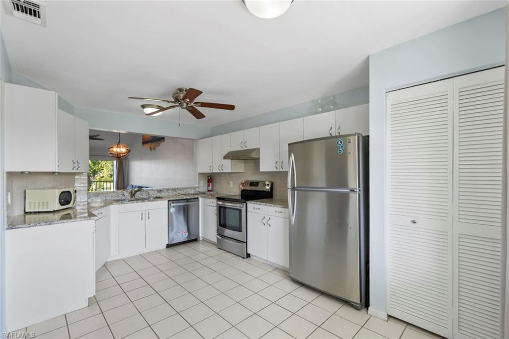 121 Gabriel CIR # 108, NAPLES FL 34104-5