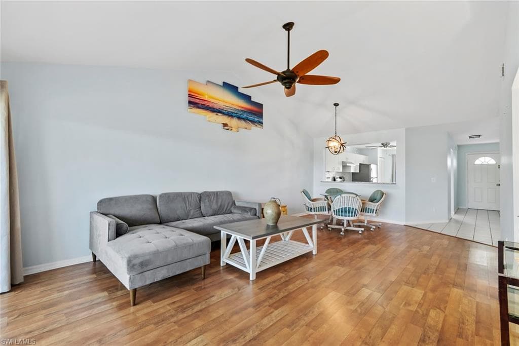 121 Gabriel CIR # 108, NAPLES FL 34104-12