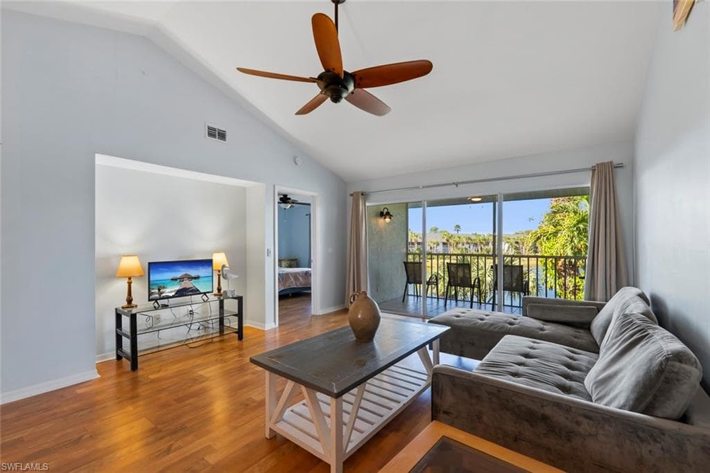 121 Gabriel CIR # 108, NAPLES FL 34104-11