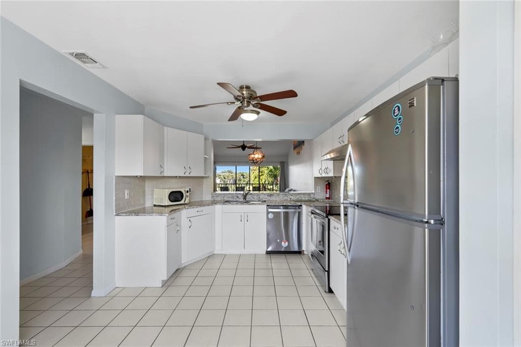 121 Gabriel CIR # 108, NAPLES FL 34104-6