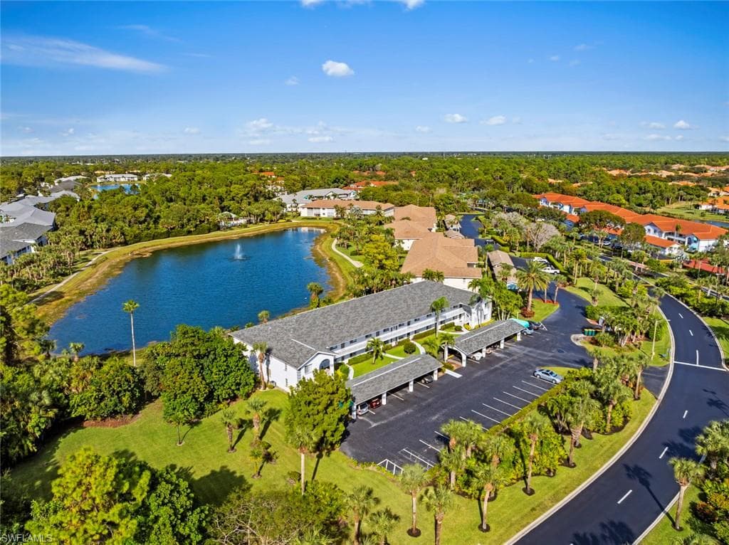 121 Gabriel CIR # 108, NAPLES FL 34104-31