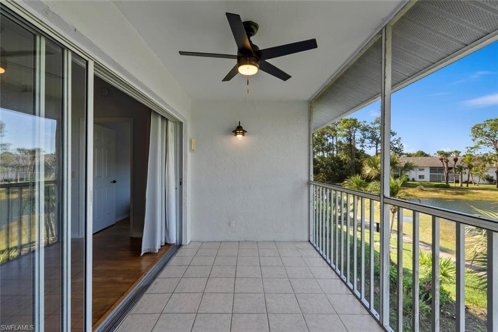 121 Gabriel CIR # 108, NAPLES FL 34104-27
