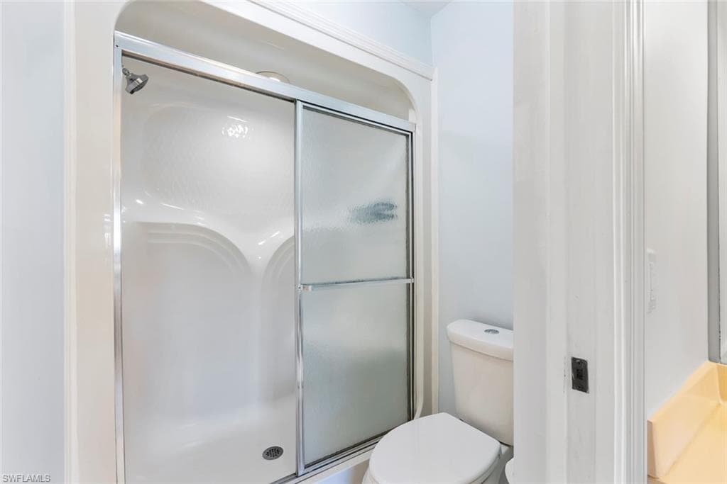 121 Gabriel CIR # 108, NAPLES FL 34104-19
