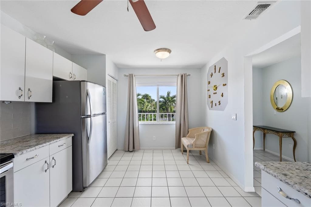 121 Gabriel CIR # 108, NAPLES FL 34104-8