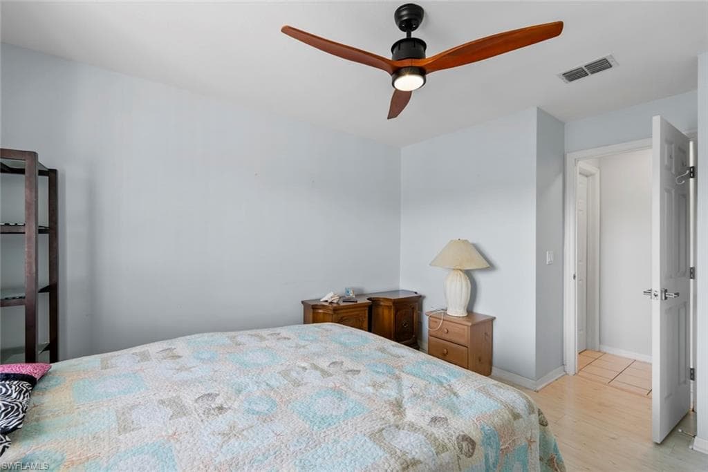 121 Gabriel CIR # 108, NAPLES FL 34104-23
