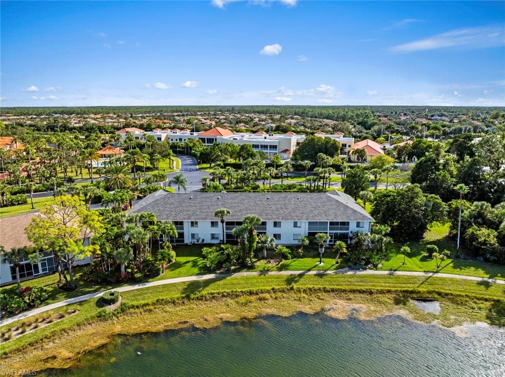 121 Gabriel CIR # 108, NAPLES FL 34104-32
