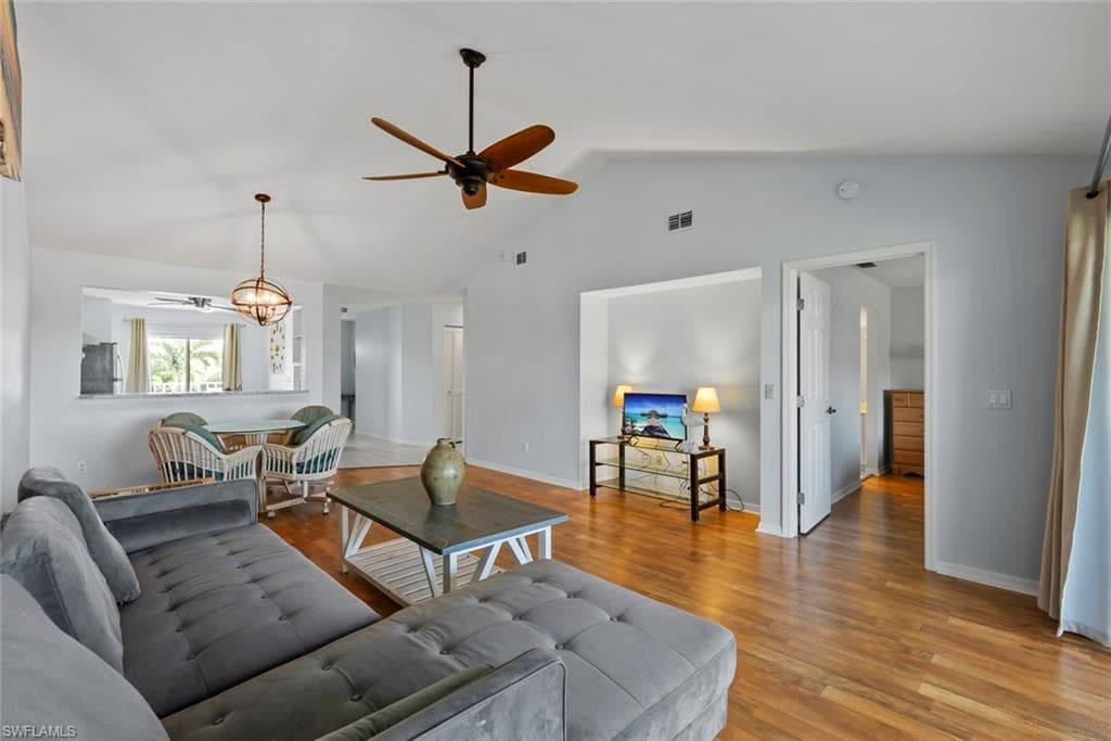 121 Gabriel CIR # 108, NAPLES FL 34104-13