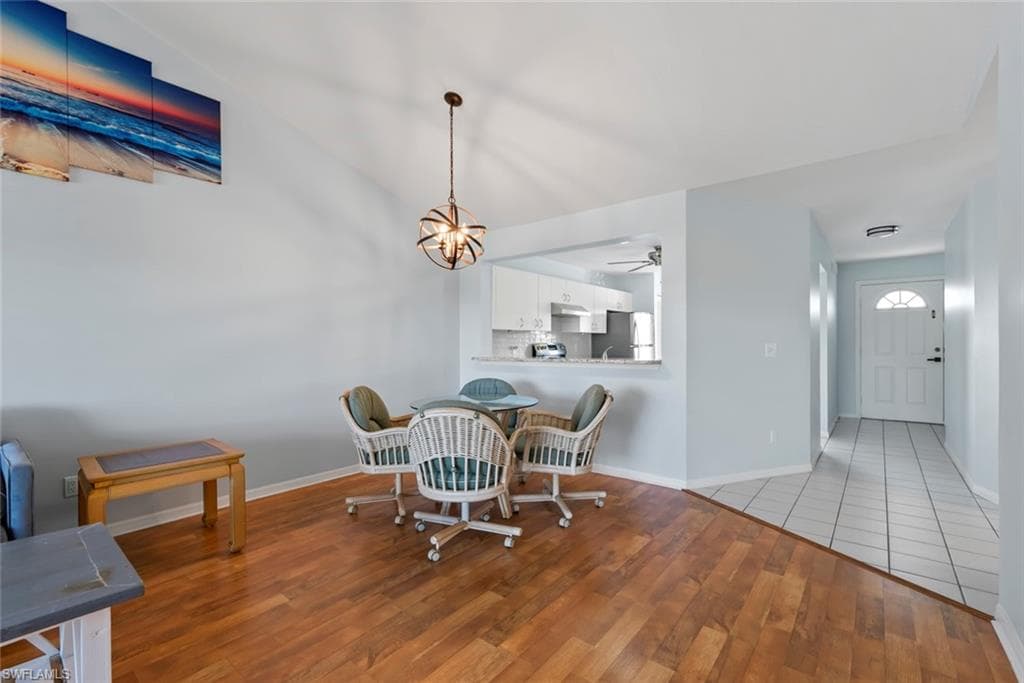 121 Gabriel CIR # 108, NAPLES FL 34104-10