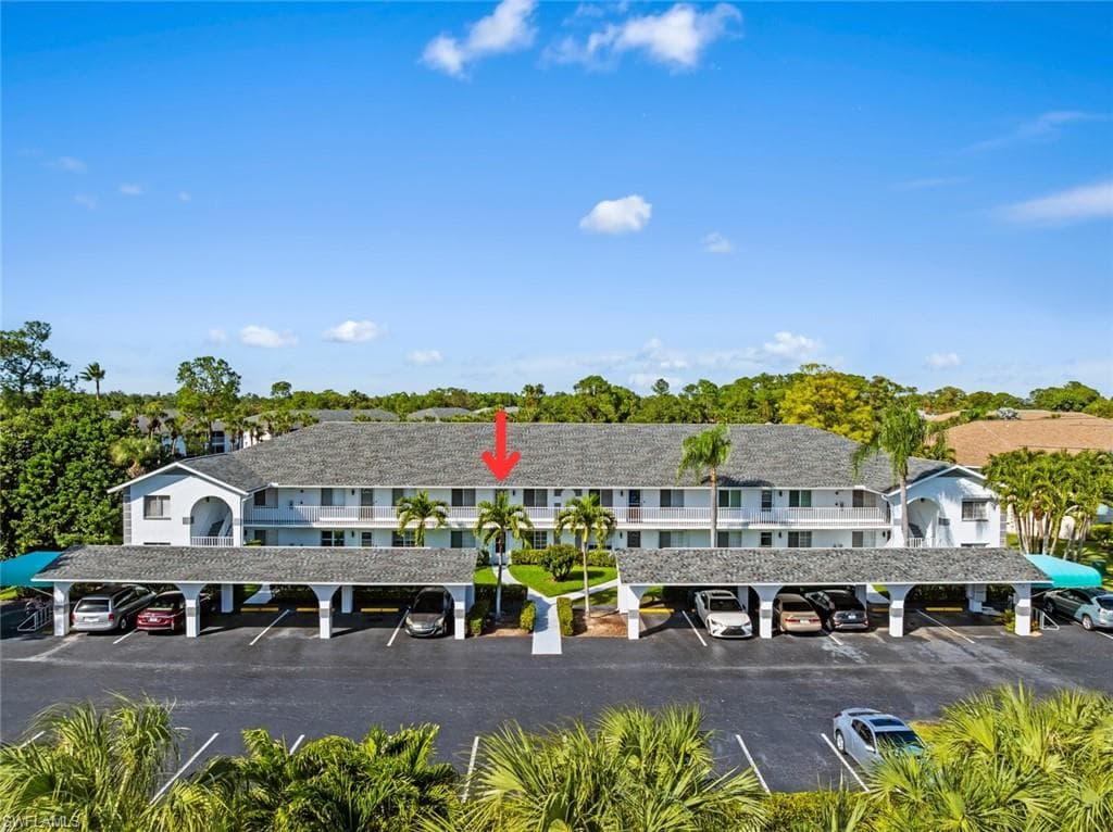 121 Gabriel CIR # 108, NAPLES FL 34104-38