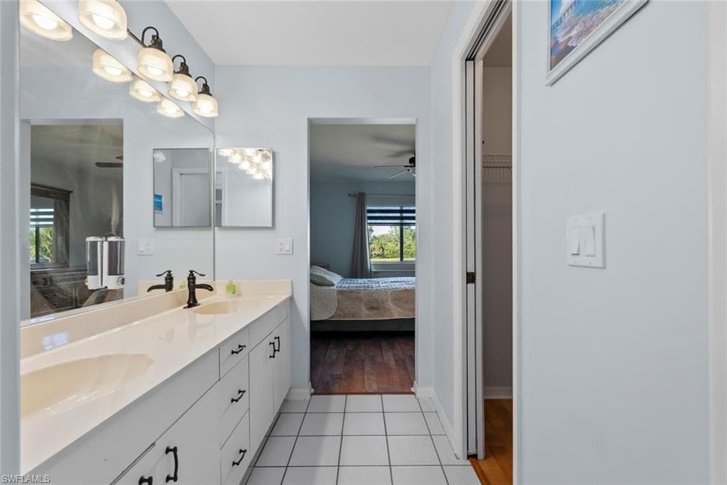 121 Gabriel CIR # 108, NAPLES FL 34104-20