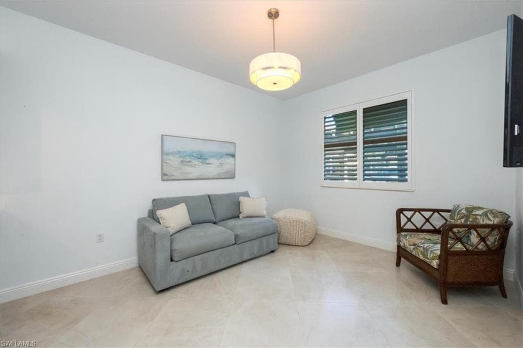 965 Sandpiper ST # J107, NAPLES FL 34102-9