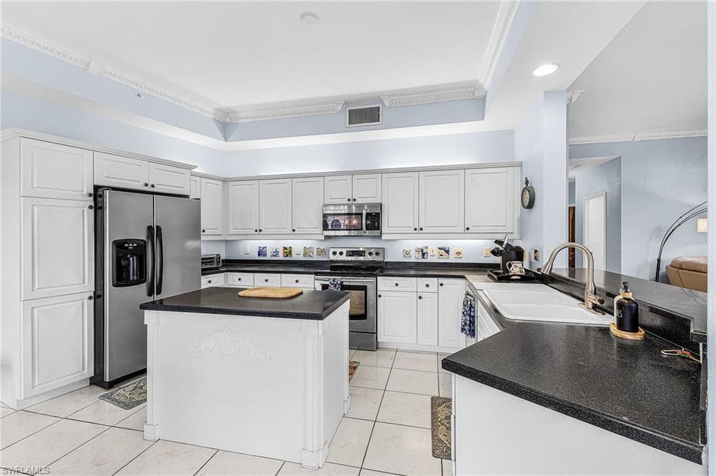 451 Bayfront PL # 5503, NAPLES FL 34102-4