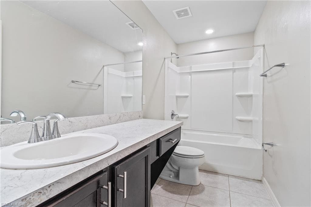 6390 Brant Bay BLVD # 108, NORTH FORT MYERS FL 33917-15