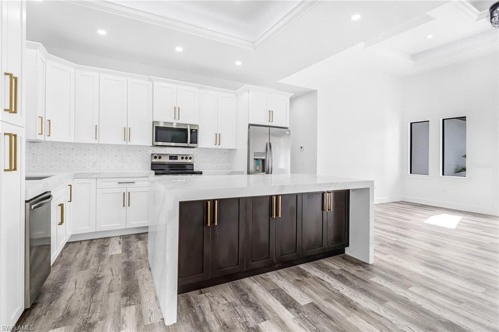 3232 47th AVE NE-21