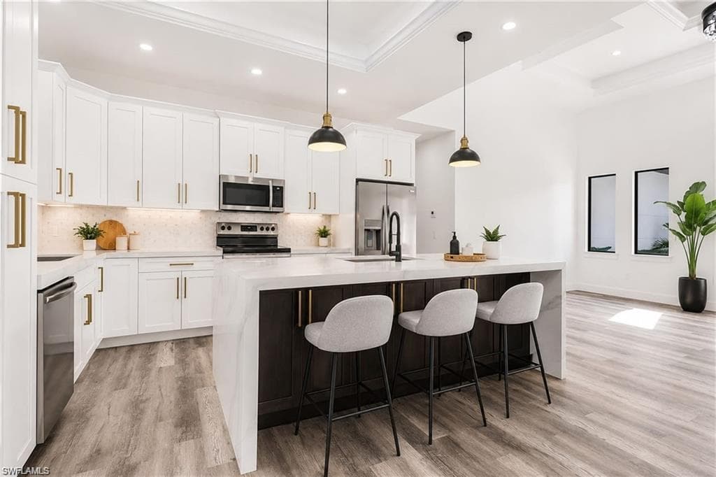 3232 47th AVE NE-6
