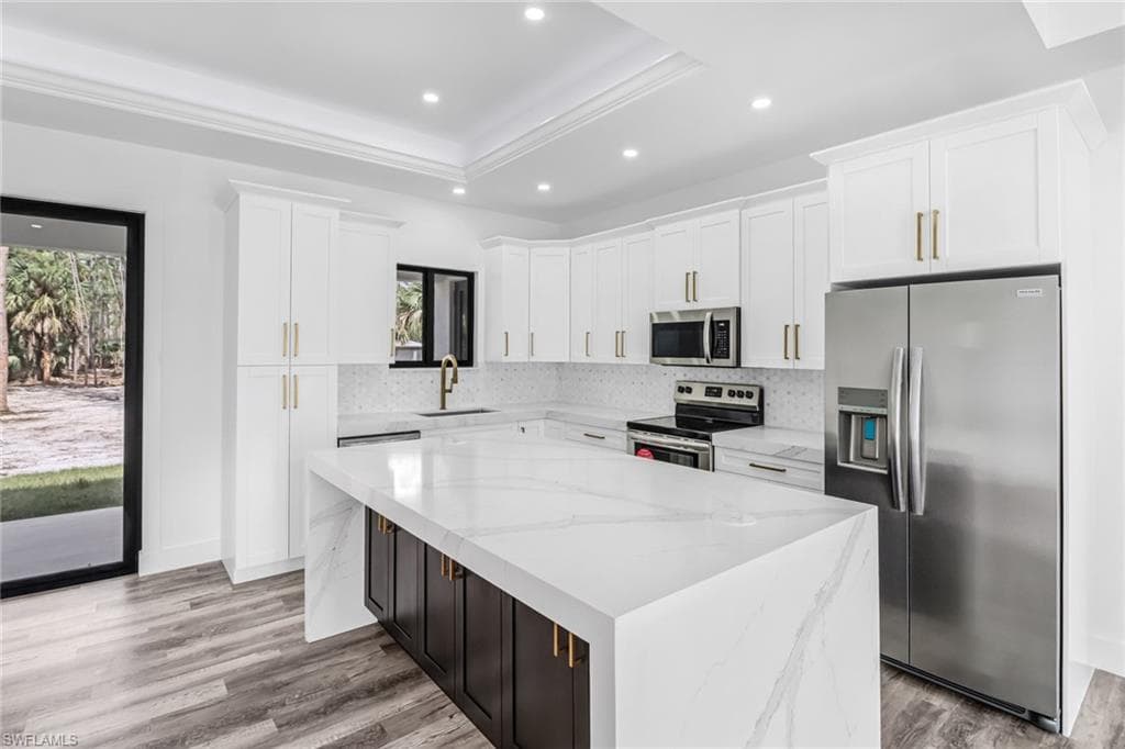 3232 47th AVE NE-23