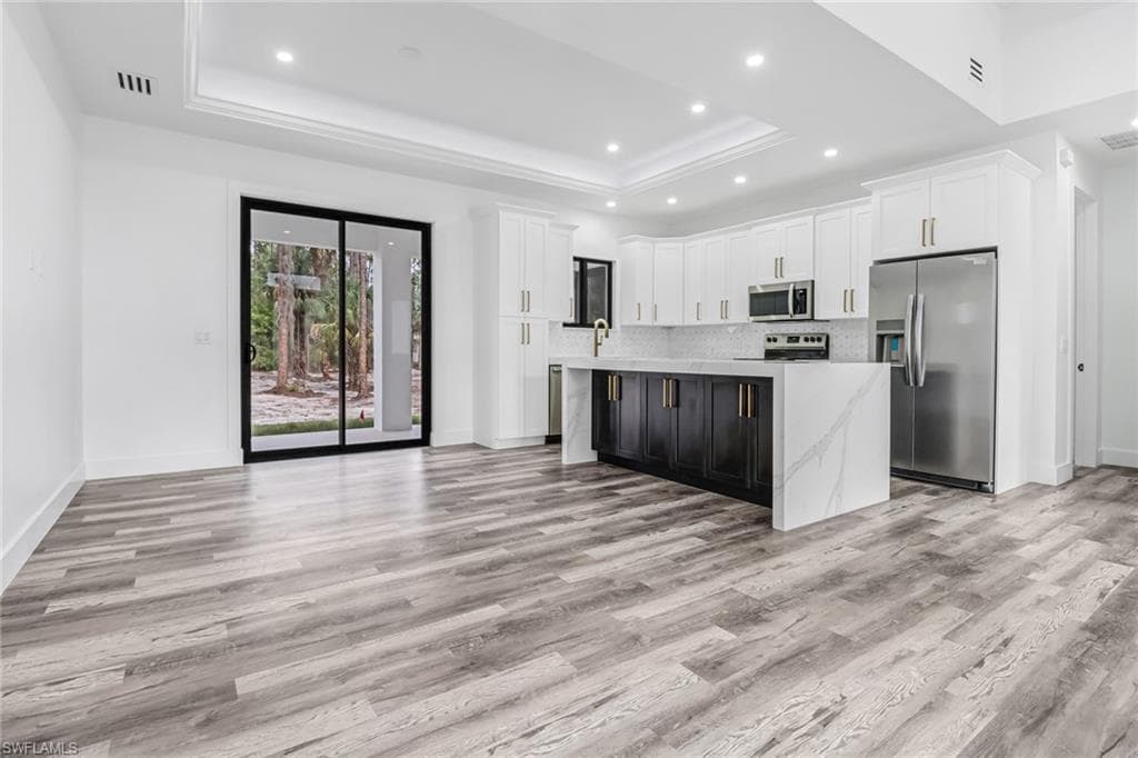 3232 47th AVE NE-17