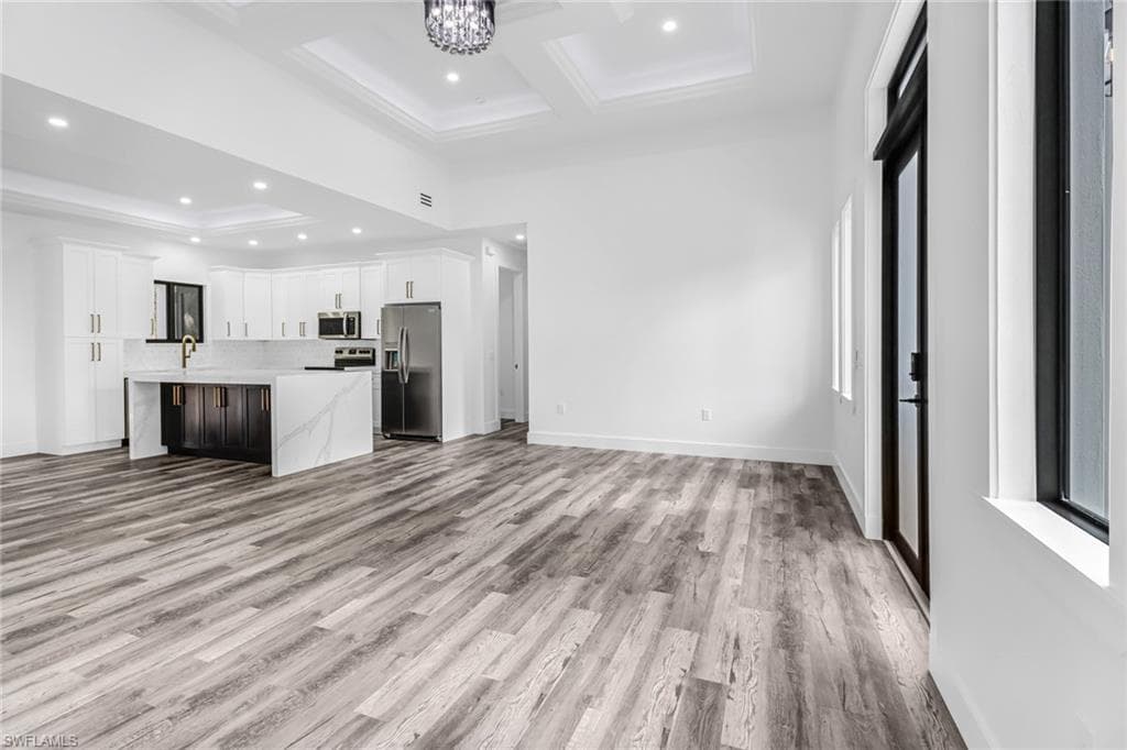 3232 47th AVE NE-18