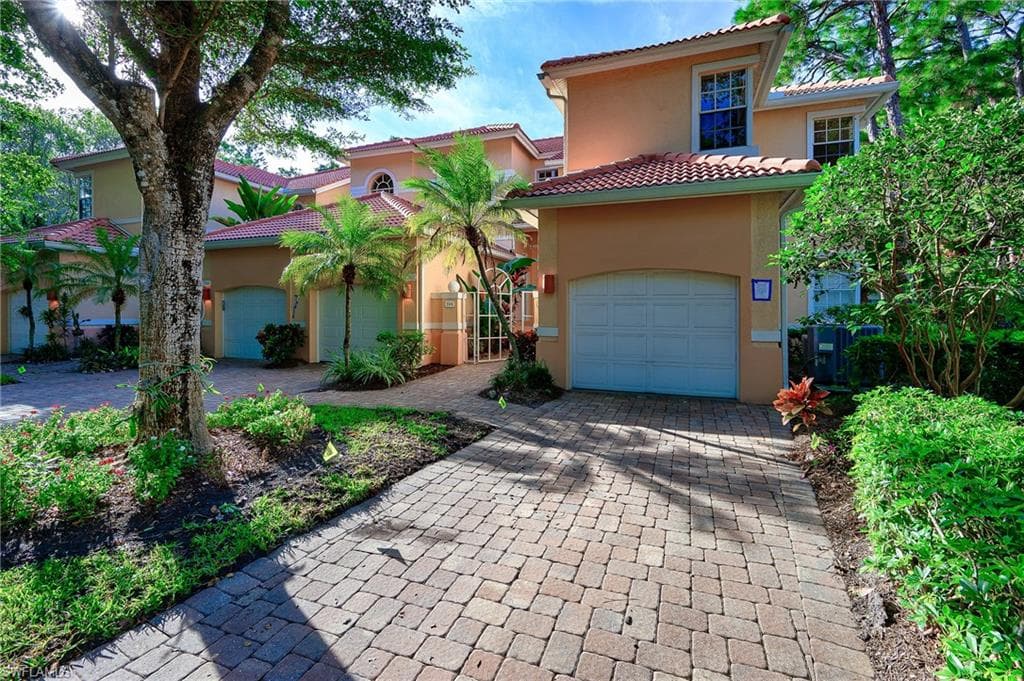 15161 Storrington PL # F101, NAPLES FL 34110-1