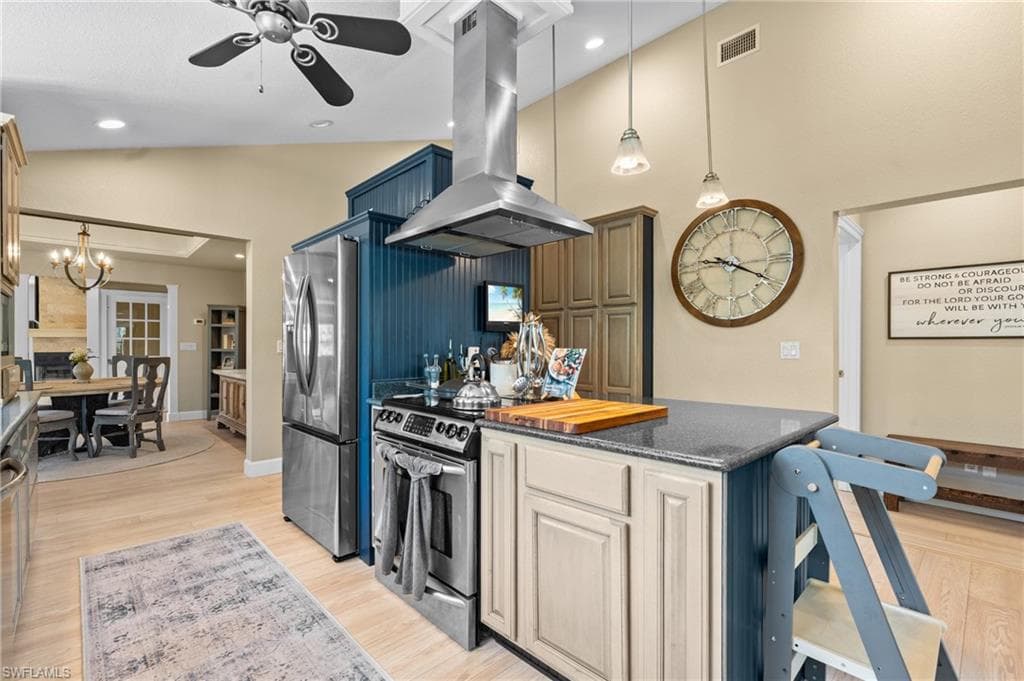18250 Parkridge CT, FORT MYERS FL 33908-11