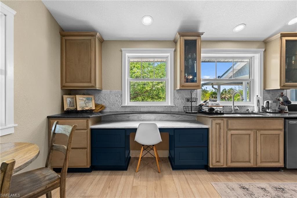 18250 Parkridge CT, FORT MYERS FL 33908-13