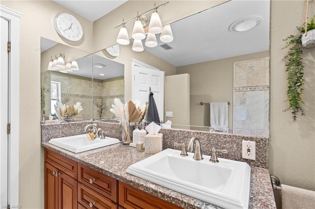 18250 Parkridge CT, FORT MYERS FL 33908-20