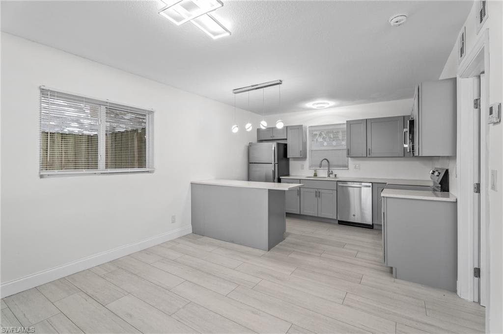 2590 1st ST # 115, FORT MYERS FL 33901-4