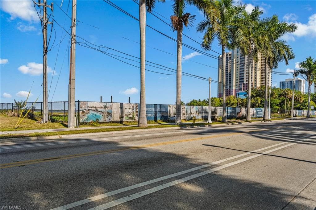 2590 1st ST # 115, FORT MYERS FL 33901-18