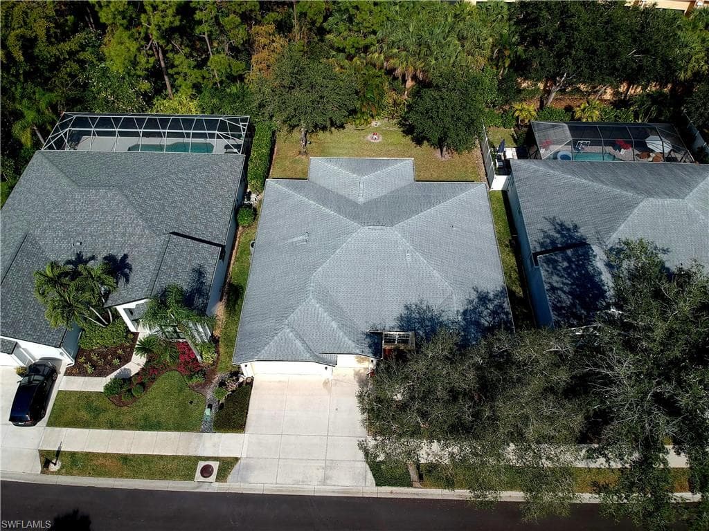 285 Spider Lily LN, NAPLES FL 34119-1