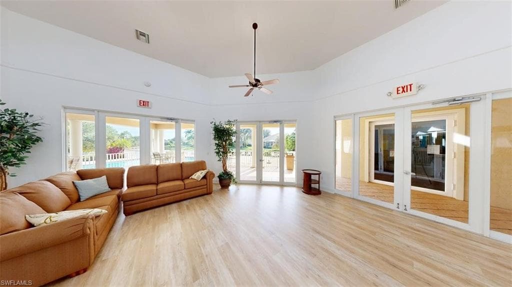 285 Spider Lily LN, NAPLES FL 34119-5