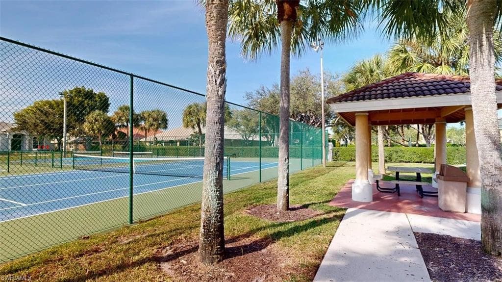 285 Spider Lily LN, NAPLES FL 34119-11
