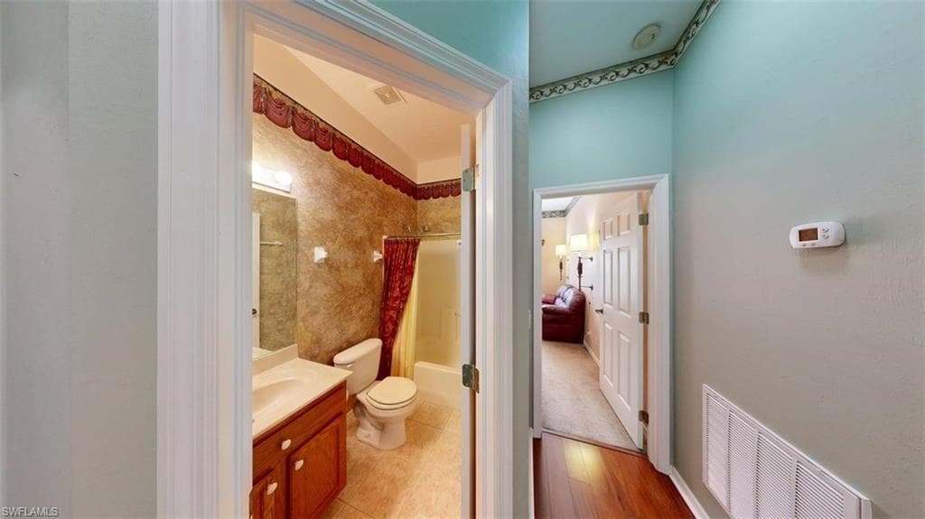 285 Spider Lily LN, NAPLES FL 34119-31