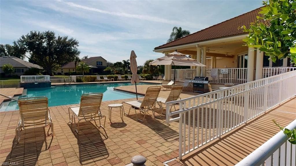 285 Spider Lily LN, NAPLES FL 34119-48