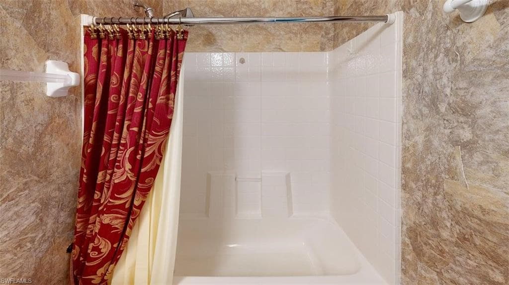 285 Spider Lily LN, NAPLES FL 34119-40