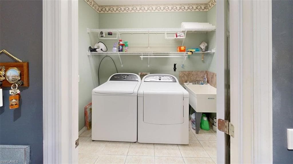 285 Spider Lily LN, NAPLES FL 34119-43