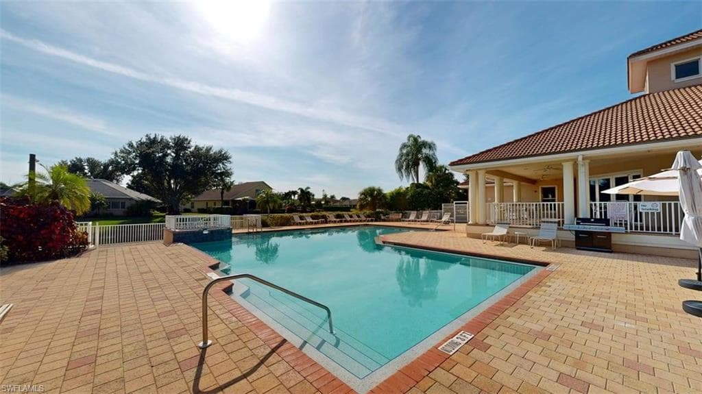 285 Spider Lily LN, NAPLES FL 34119-7