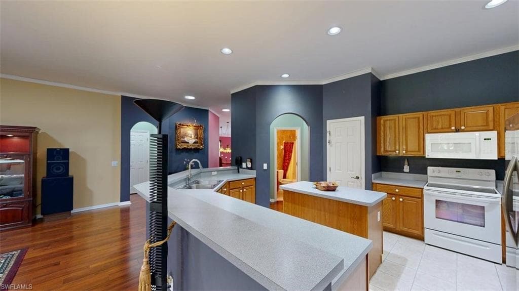 285 Spider Lily LN, NAPLES FL 34119-20