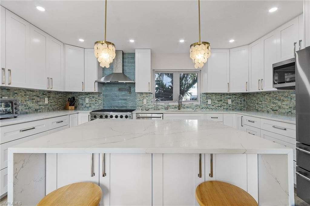 1543 San Carlos Bay DR, SANIBEL FL 33957-6