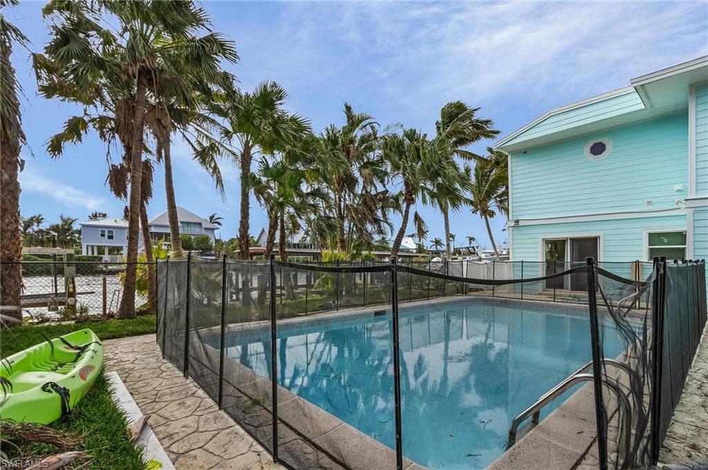 1543 San Carlos Bay DR, SANIBEL FL 33957-29
