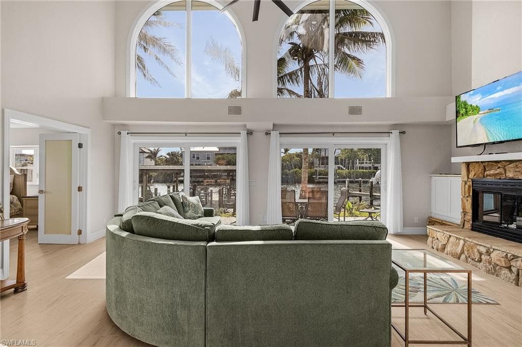 1543 San Carlos Bay DR, SANIBEL FL 33957-7