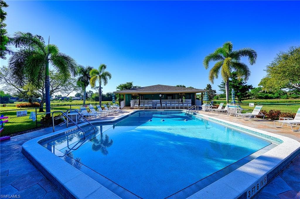 5499 Rattlesnake Hammock RD # 304A, NAPLES FL 34113-35