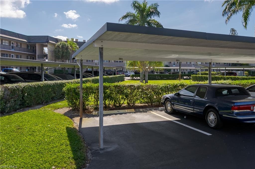 5499 Rattlesnake Hamm RD # 304A, NAPLES FL 34113-19