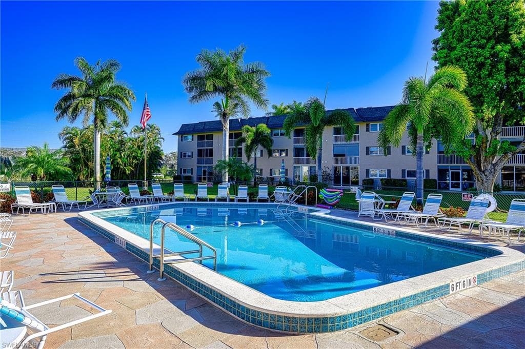 5499 Rattlesnake Hammock RD # 304A, NAPLES FL 34113-33