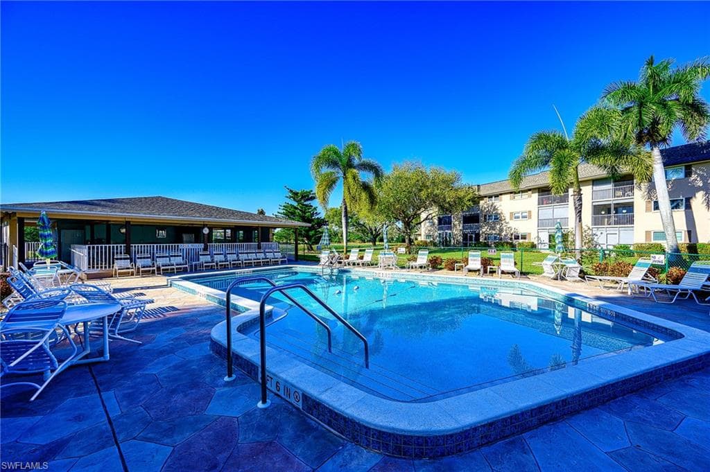 5499 Rattlesnake Hammock RD # 304A, NAPLES FL 34113-36