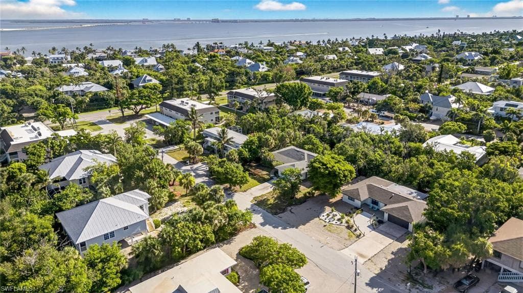 1105 Skiff PL, SANIBEL FL 33957-36