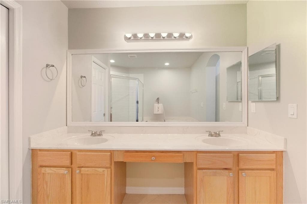 9642 Roundstone CIR, FORT MYERS FL 33967-21