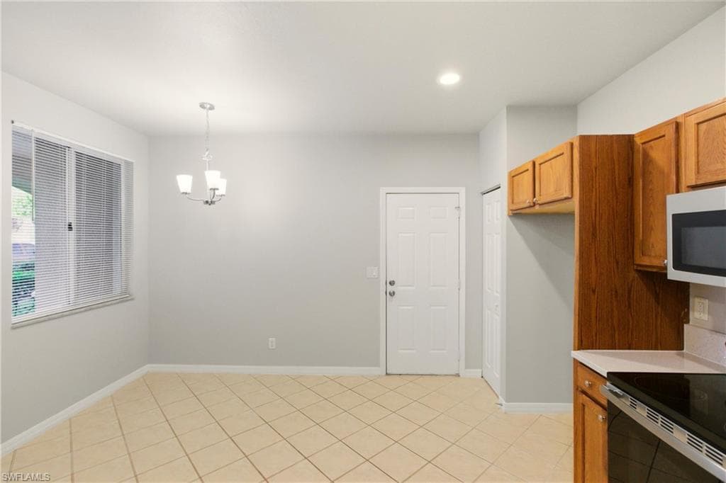 9642 Roundstone CIR, FORT MYERS FL 33967-13